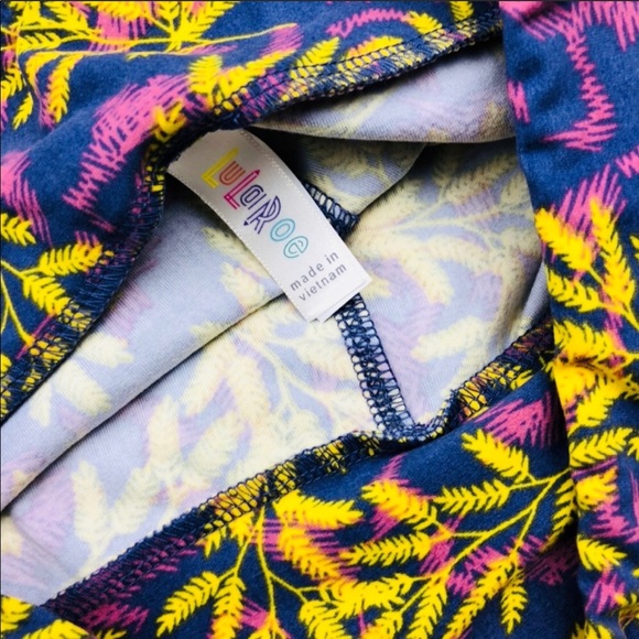 LULAROE ONE SIZE LEGGINGS - Picture 4 of 4